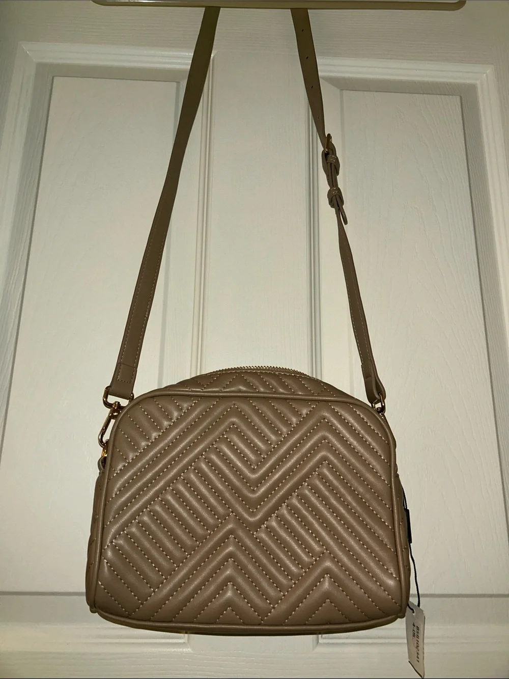 Quilted Crossbody Bag in Taupe - Picture 3 of 4